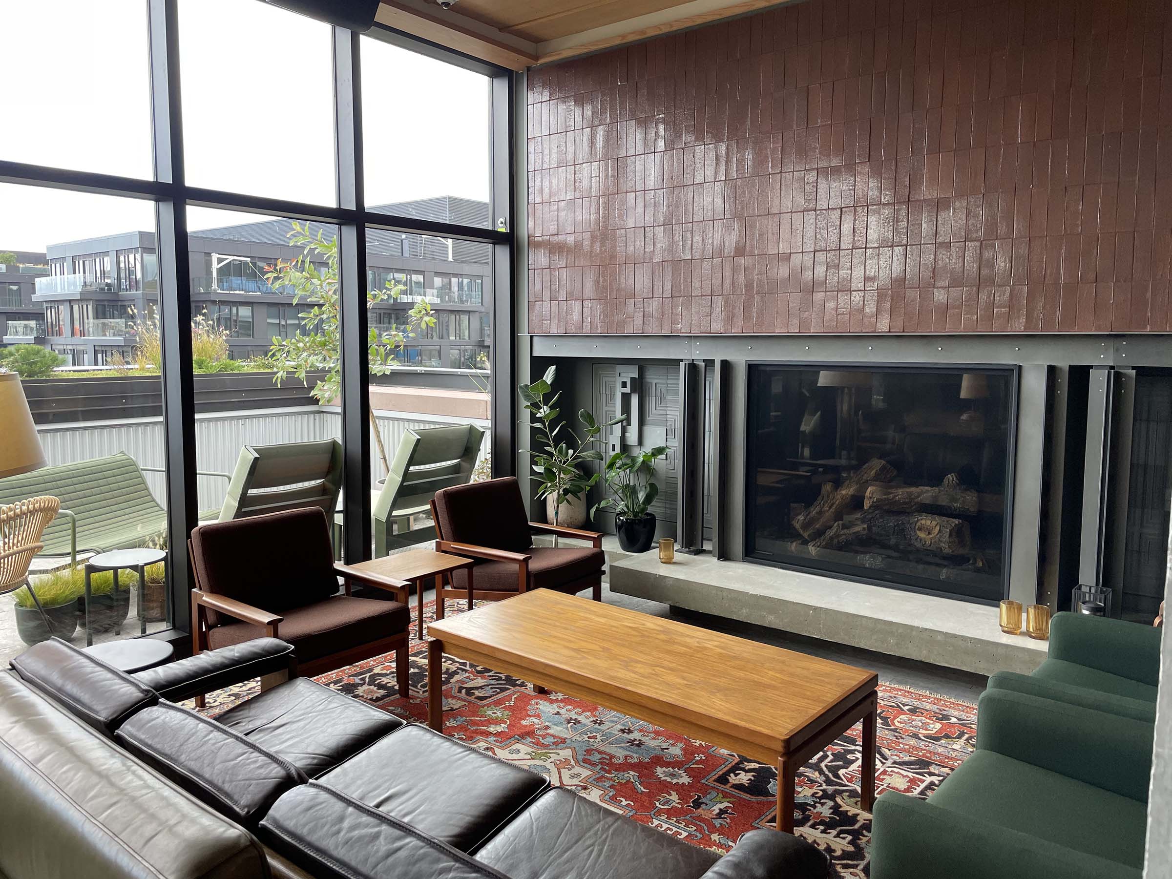 ace-hotel-evangeline-bar-concrete-tiles-mural-04